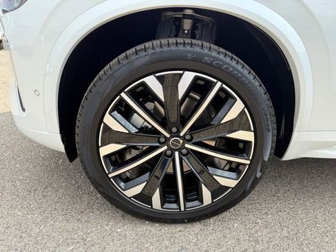 New 2026 Volvo XC90 B6 Plus w/ Protection Package Premier image 9