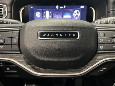 Used 2023 Jeep Wagoneer Series II AWD/4WD image 15