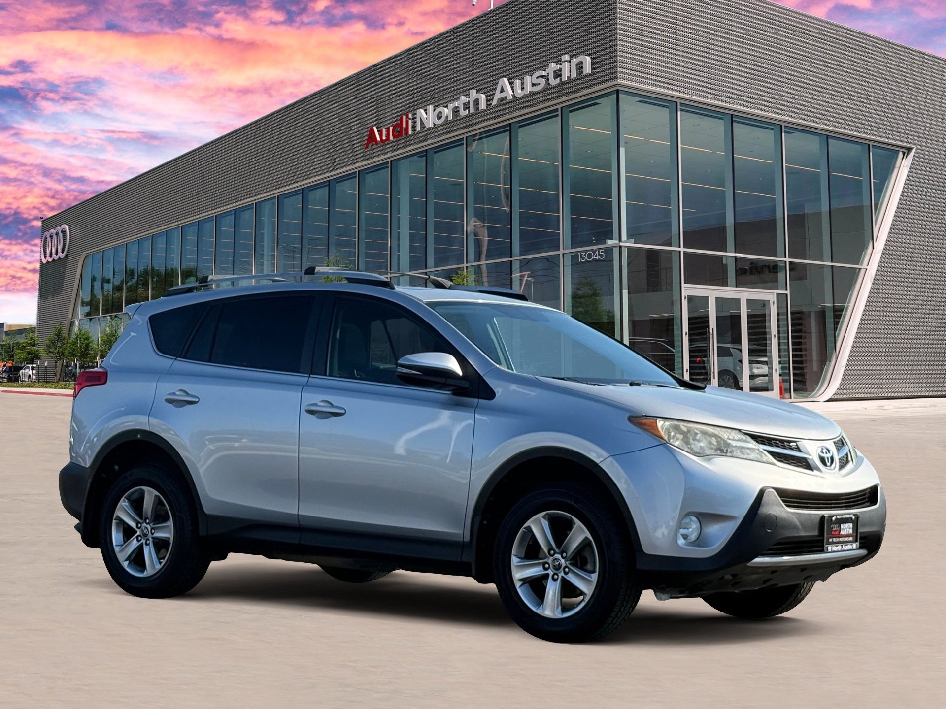 Used 2015 Toyota RAV4 XLE FWD image 5