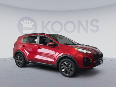 Used 2022 Kia Sportage Nightfall Edition image 2