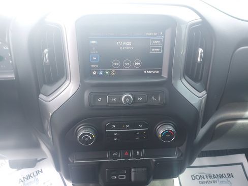 Used 2020 Chevrolet Silverado 1500 Custom w/ Custom Value Package AWD/4WD image 21