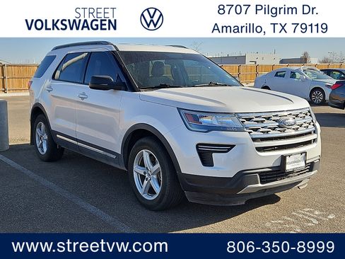 Used 2019 Ford Explorer XLT image 1