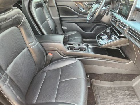 Used 2022 Lincoln Corsair Standard w/ Premium Package image 14