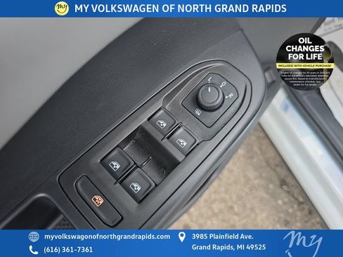 Used 2023 Volkswagen Taos SE FWD image 14