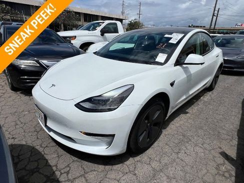 Used 2023 Tesla Model 3 Standard Range image 1