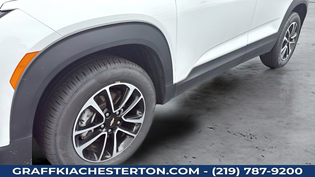 Used 2025 Chevrolet TrailBlazer LT AWD/4WD image 30