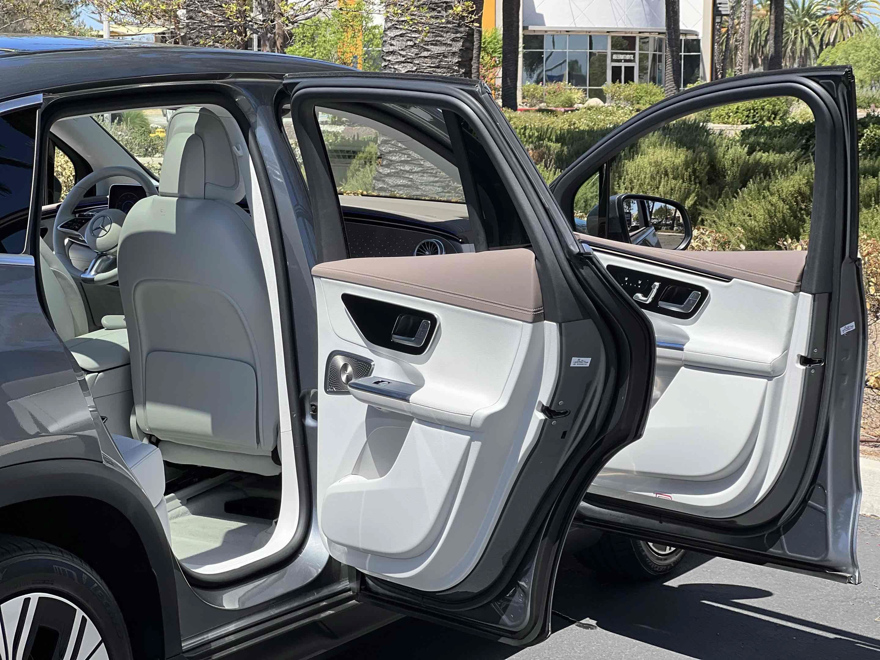 Used 2023 Mercedes-Benz EQE 350+ SUV w/ Exclusive Trim Package image 78