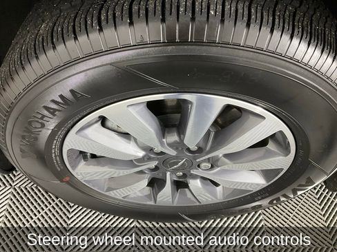 Certified 2023 Chrysler Pacifica Limited image 12