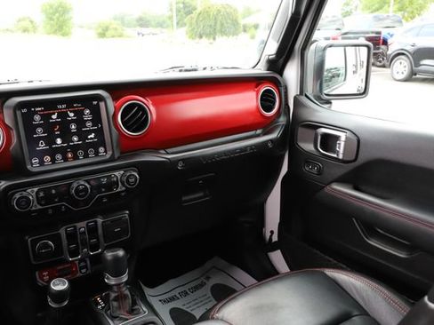 Used 2023 Jeep Wrangler Unlimited Rubicon w/ Cold Weather Group AWD/4WD image 30