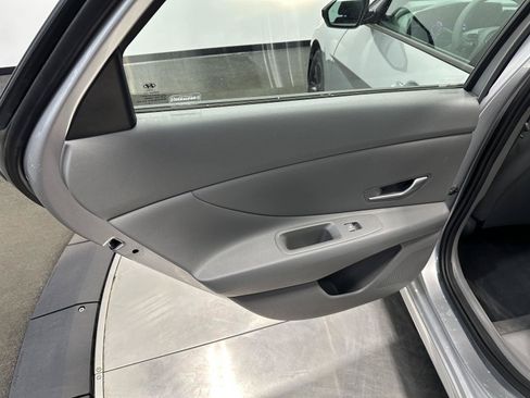 Certified 2021 Hyundai Elantra SEL FWD image 24