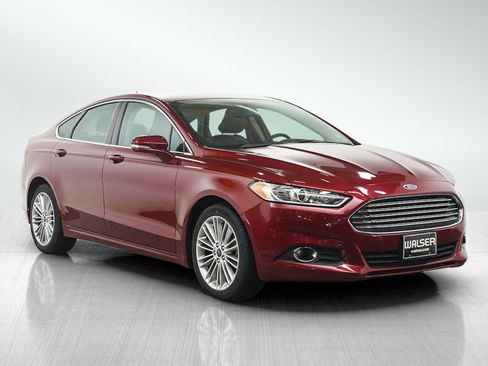 Used 2015 Ford Fusion SE w/ Equipment Group 202A FWD image 7