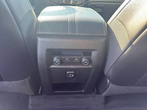 Used 2023 Chevrolet Traverse LT AWD/4WD image 32