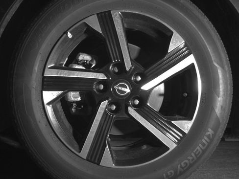 Used 2025 Nissan Sentra SV FWD image 12