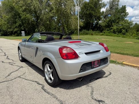 Used 2001 Toyota MR2 RWD image 8