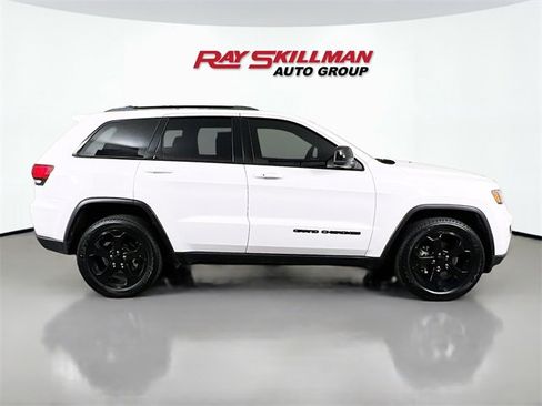 Used 2020 Jeep Grand Cherokee Laredo image 8