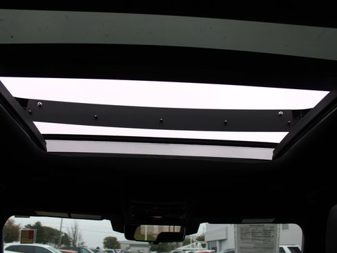 Used 2024 Land Rover Defender 110 S image 43