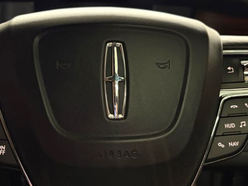 Used 2019 Lincoln Navigator Reserve AWD/4WD image 24