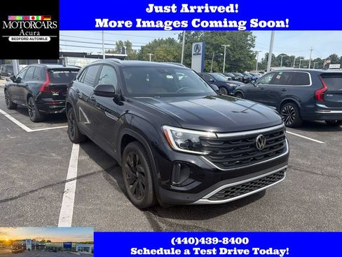 Used 2024 Volkswagen Atlas Cross Sport SE AWD/4WD image 1