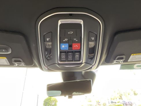 Used 2025 Jeep Grand Cherokee Limited w/ Luxury Tech Group II AWD/4WD image 18
