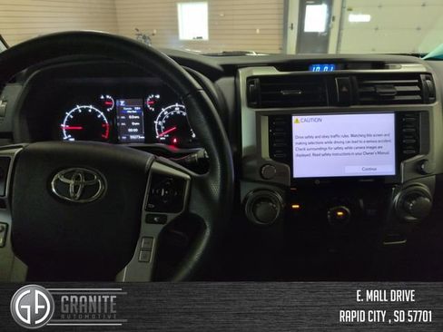 Used 2022 Toyota 4Runner SR5 AWD/4WD image 18