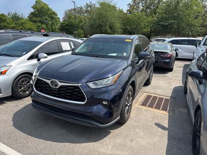 Used 2020 Toyota Highlander XLE