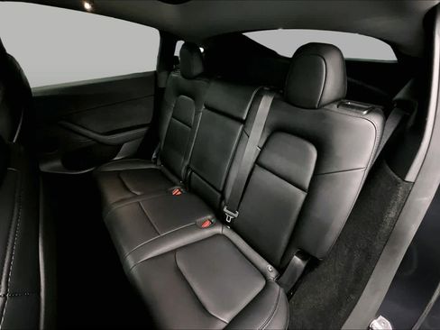 Used 2024 Tesla Model Y 2WD image 19