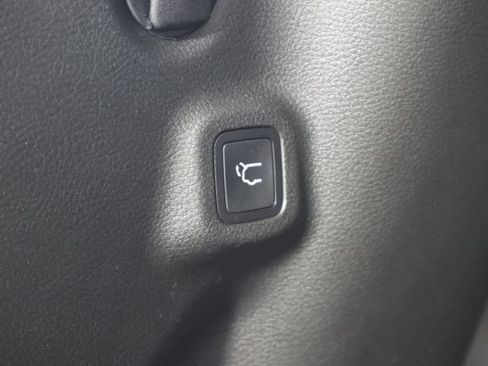Used 2024 Jeep Compass Latitude w/ Convenience Group AWD/4WD image 58