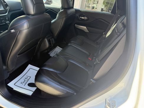 Used 2017 Jeep Cherokee Trailhawk w/ Trailer Tow Group image 14