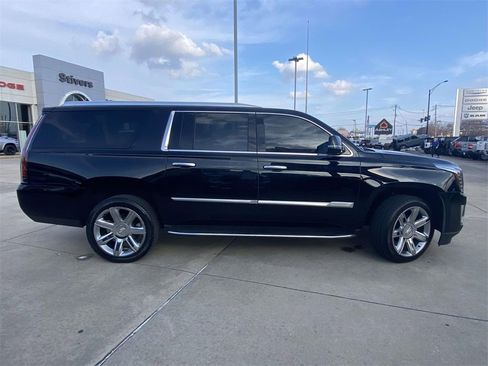 Used 2020 Cadillac Escalade ESV Luxury image 43