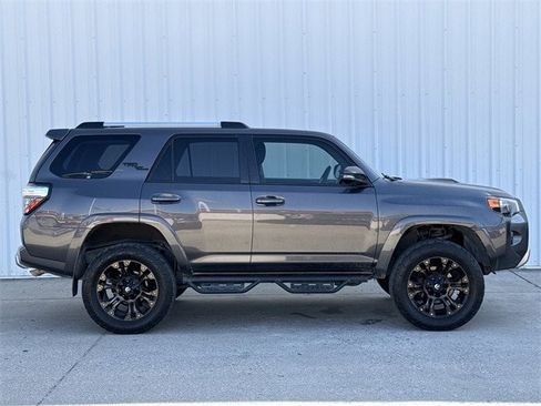 Used 2018 Toyota 4Runner TRD Off-Road Premium image 3
