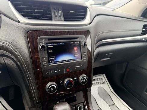 Used 2017 Chevrolet Traverse LT image 14