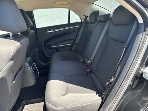 Used 2023 Chrysler 300 Touring RWD image 28