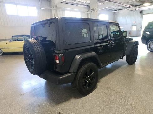Used 2022 Jeep Wrangler Unlimited Sport AWD/4WD image 6