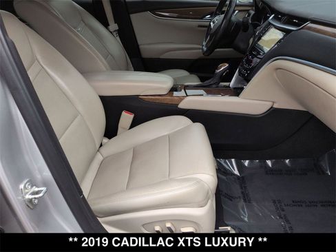 Used 2019 Cadillac XTS Luxury image 29