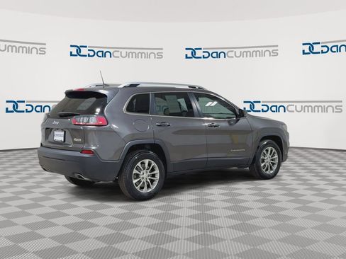 Used 2019 Jeep Cherokee Latitude Plus image 8