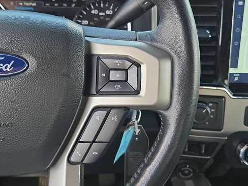 Certified 2022 Ford F350 Lariat w/ Tremor Off-Road Package AWD/4WD image 27