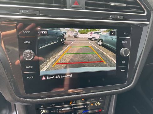 Used 2024 Volkswagen Tiguan SE R-Line image 27