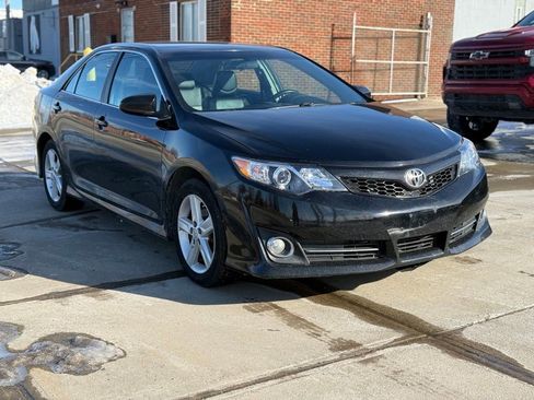 Used 2013 Toyota Camry SE image 4