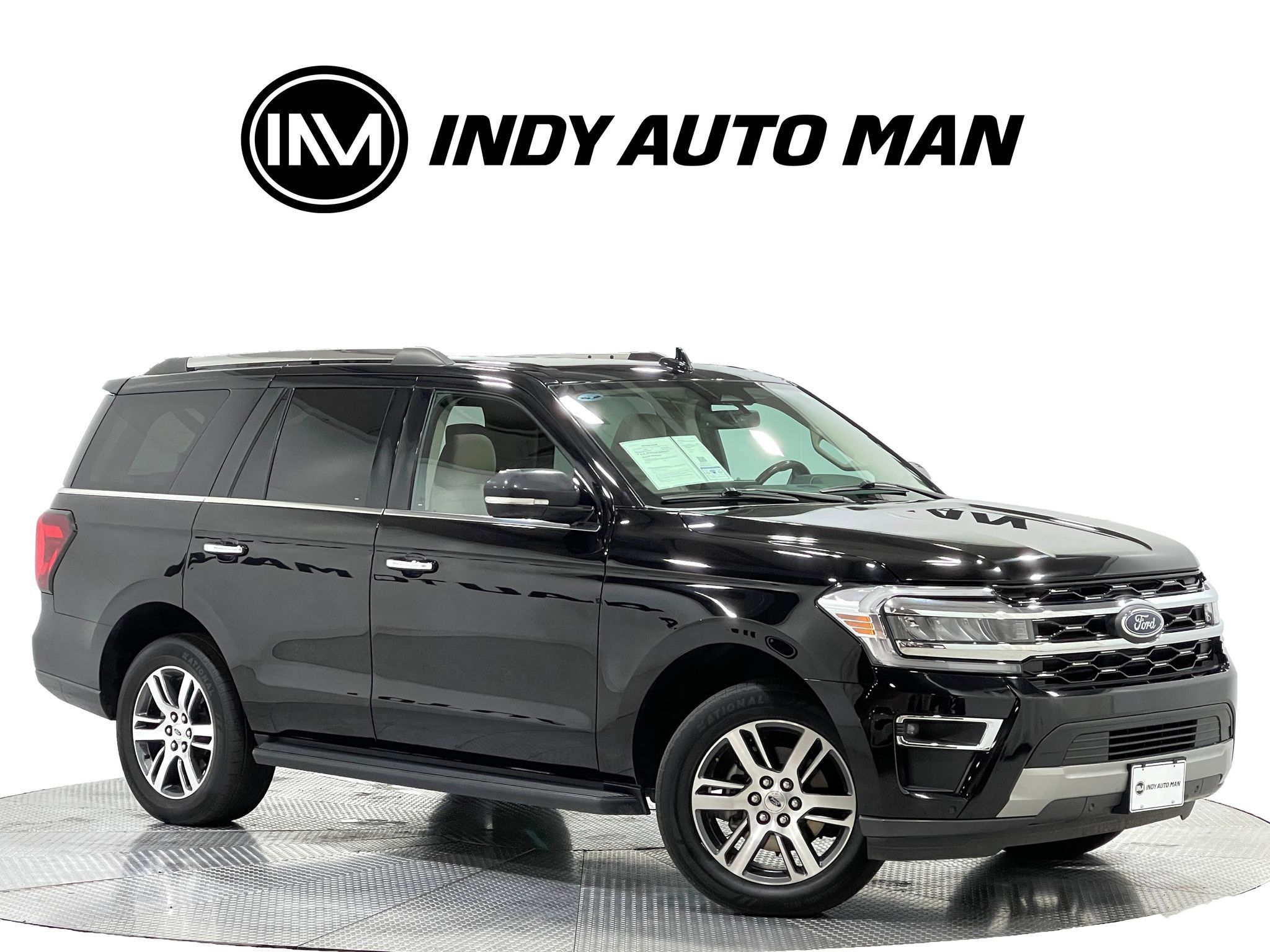 Used 2024 Ford Expedition Limited AWD/4WD image 2