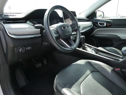 Used 2022 Jeep Compass Limited AWD/4WD image 22