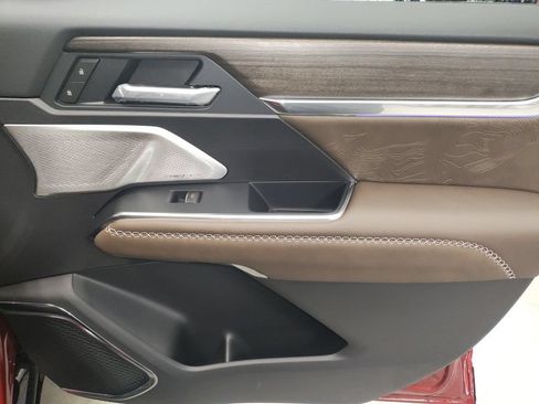 New 2026 GMC Acadia Denali Ultimate w/ LPO, Floor Liner Package AWD/4WD image 9