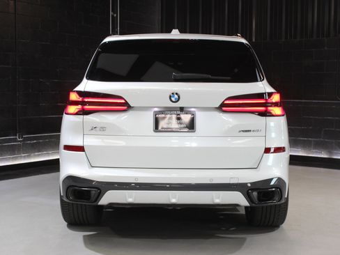 Used 2025 BMW X5 xDrive40i w/ M Sport Package image 16