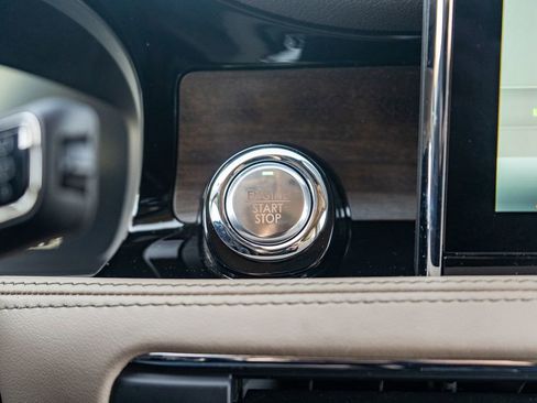 Used 2022 Lincoln Corsair Reserve w/ Equipment Group 201A image 28