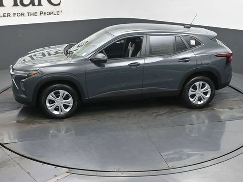 New 2026 Chevrolet Trax LS FWD image 36