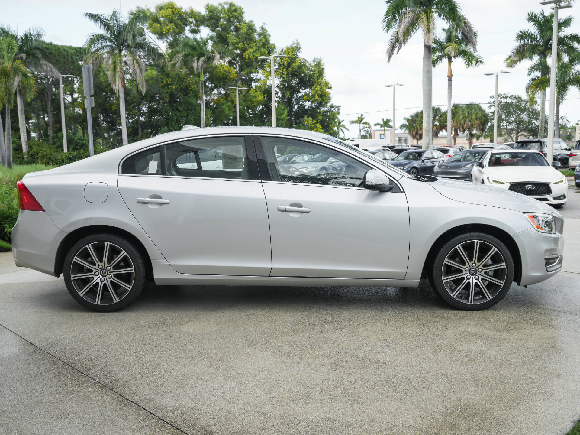 Used 2018 Volvo S60 T5 Inscription FWD image 13