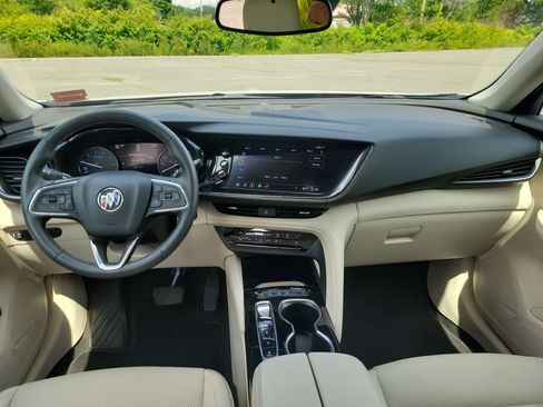 Used 2023 Buick Envision Essence AWD/4WD image 18