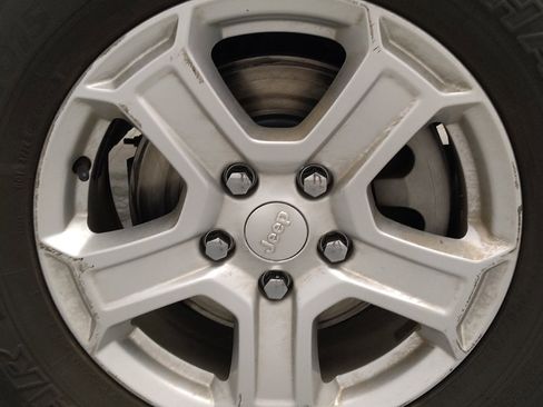 Used 2018 Jeep Wrangler Sport AWD/4WD image 31
