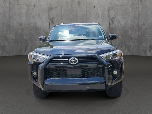 Used 2023 Toyota 4Runner SR5 Premium w/ Moonroof Package RWD image 3