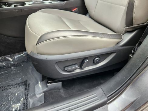 Used 2025 INFINITI QX50 Luxe w/ Accent Package AWD/4WD image 17