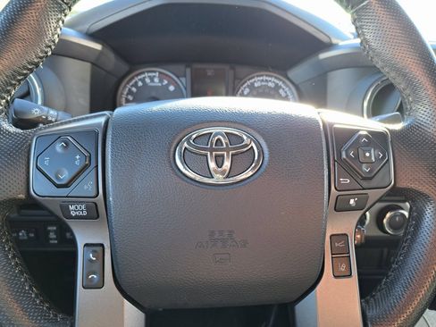 Used 2019 Toyota Tacoma TRD Sport image 15